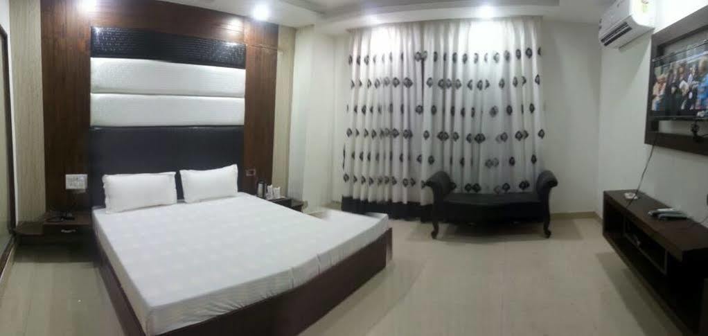 Hotel Ng Paradise Jagādhri Εξωτερικό φωτογραφία