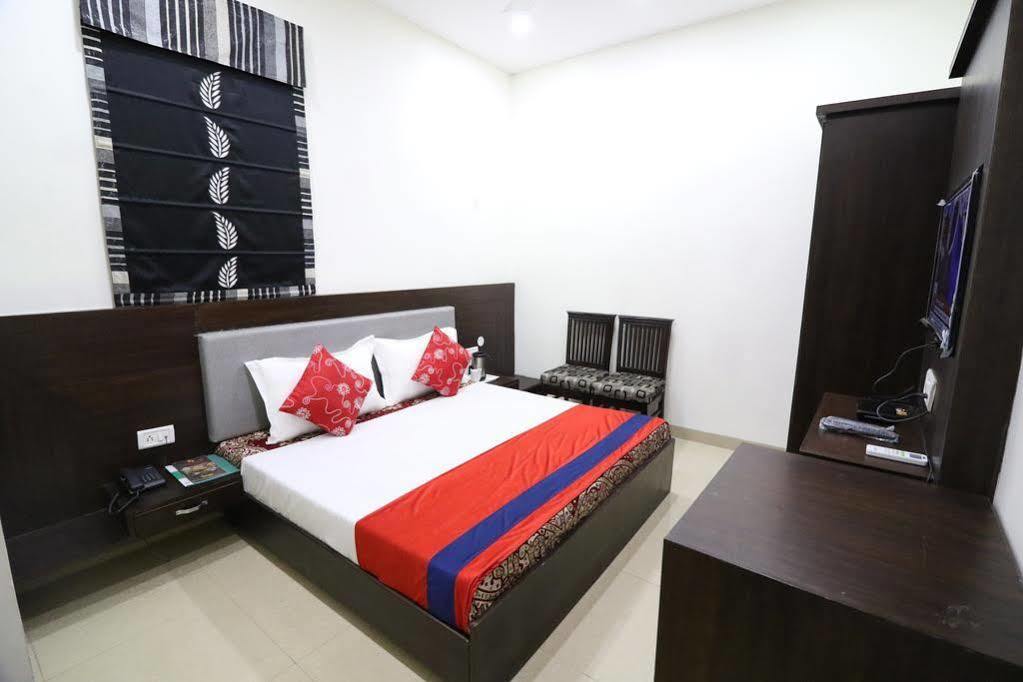 Hotel Ng Paradise Jagādhri Εξωτερικό φωτογραφία